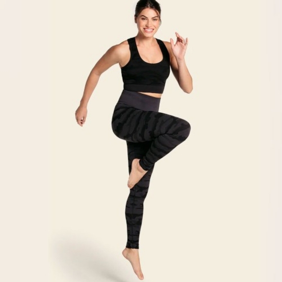 Stylish Camouflage Leggings - Picture 4 of 7